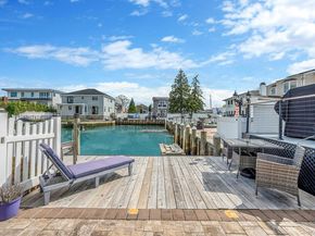 2 Sutton Place, Massapequa NY 11758