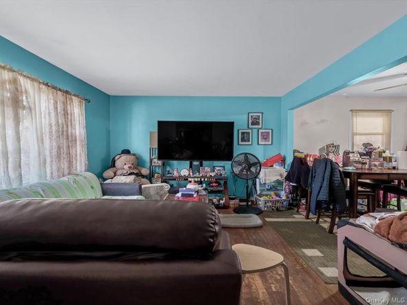1543 Sweetman Avenue, Elmont NY 11003