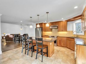 3 Quail Run, Hampton Bays NY 11946