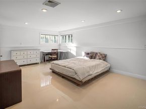 39 Oakdale Road, Roslyn Heights NY 11577