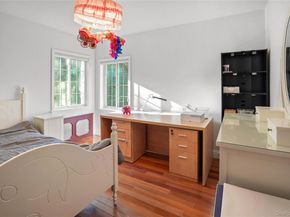 39 Oakdale Road, Roslyn Heights NY 11577