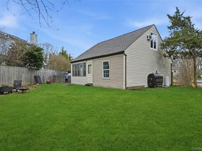 20 Wheat Path Road W, Mount Sinai NY 11766