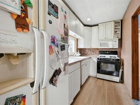 20 Wheat Path Road W, Mount Sinai NY 11766