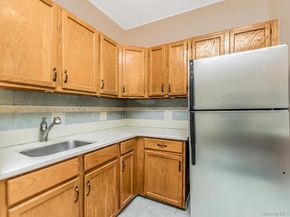 472 Gramatan Avenue O2, Mount Vernon NY 10552
