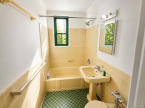 1558 Unionport Road 2D, Bronx NY 10462