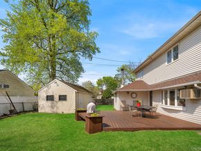 2 Bent Lane, Levittown NY 11756