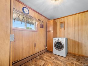 2 Bent Lane, Levittown NY 11756