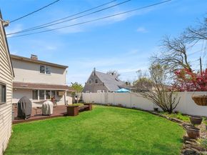 2 Bent Lane, Levittown NY 11756