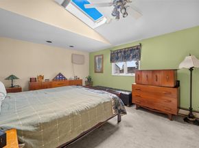 2 Bent Lane, Levittown NY 11756