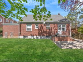 8 Maple Lane, New Hyde Park NY 11040