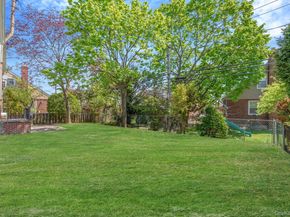 8 Maple Lane, New Hyde Park NY 11040