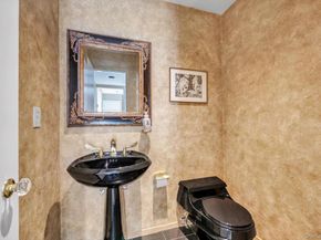 47 Northgate Circle, Melville NY 11747