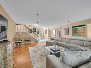 47 Northgate Circle, Melville NY 11747