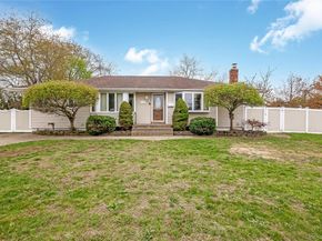 2 Seley Cross, Islip Terrace NY 11752