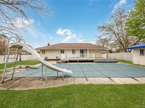 2 Seley Cross, Islip Terrace NY 11752