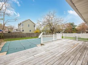 2 Seley Cross, Islip Terrace NY 11752