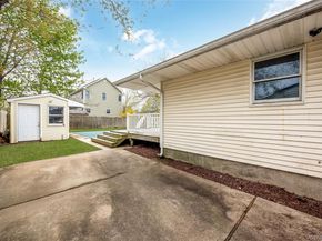 2 Seley Cross, Islip Terrace NY 11752