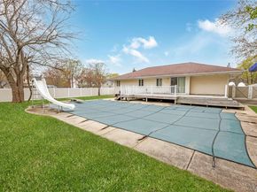 2 Seley Cross, Islip Terrace NY 11752