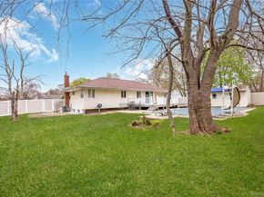 2 Seley Cross, Islip Terrace NY 11752