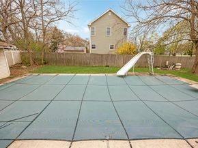 2 Seley Cross, Islip Terrace NY 11752