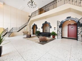 370 W Broadway 4Y, Long Beach NY 11561