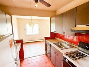 370 Central Park Avenue 4H, Scarsdale NY 10583