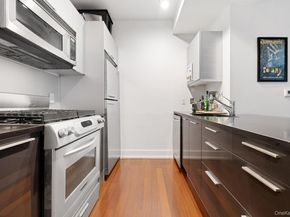 350 W 42ND Street 10H, New York (Manhattan) NY 10036