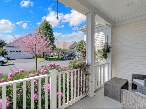 10 Louden Loop, Mount Sinai NY 11766