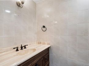 41 E View Court, Jericho NY 11753
