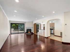 41 E View Court, Jericho NY 11753