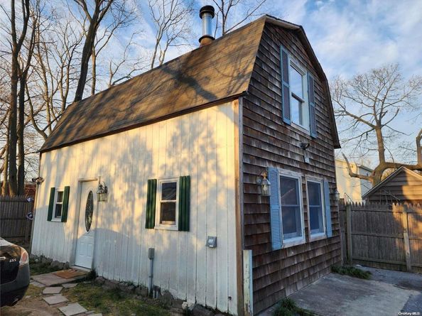 418 Lincoln Street, Riverhead NY 11901