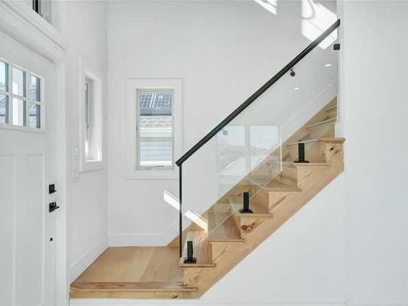 14 James Street, East Rockaway NY 11518