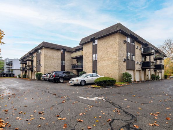 85 Riverside Avenue APT E8, Stamford CT 06905