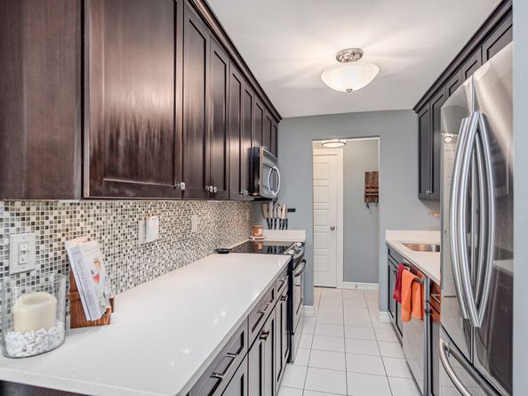 85 Riverside Avenue APT E8, Stamford CT 06905