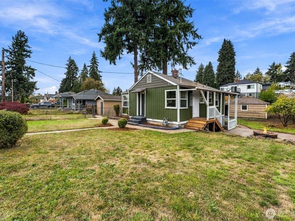1121 S National Avenue, Bremerton WA 98312