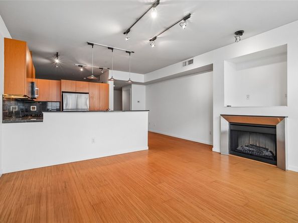 17 W Mercer Street 213, Seattle WA 98119
