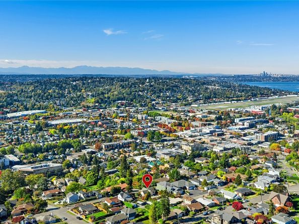 606 Renton Avenue S, Renton WA 98057