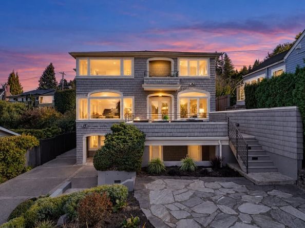 9326 46th Avenue SW, Seattle WA 98136