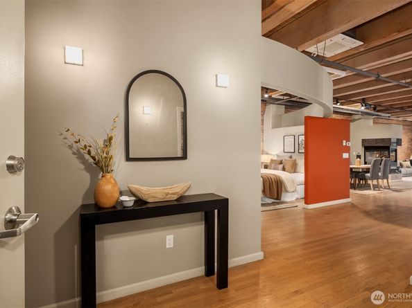 210 3rd Avenue S 2C, Seattle WA 98104