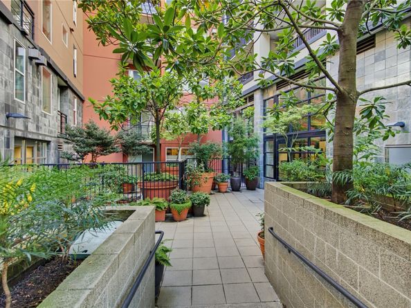 2607 Western Avenue 258, Seattle WA 98121