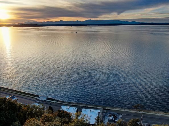1388 Alki Avenue SW 202, Seattle WA 98116