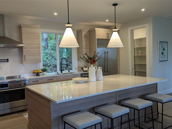 12080 SE 63rd Court 9, Bellevue WA 98006