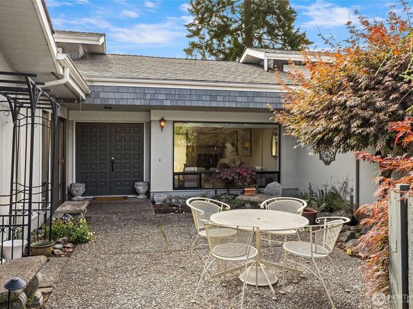 1821 NW 195th Street 11, Shoreline WA 98177