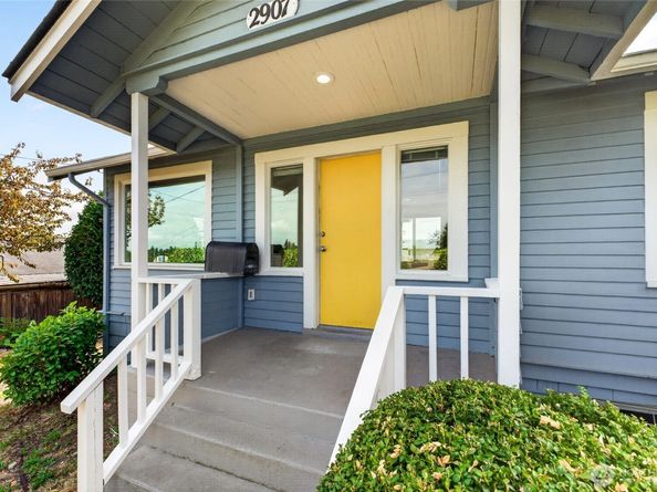 2907 SW Cloverdale Street, Seattle WA 98126