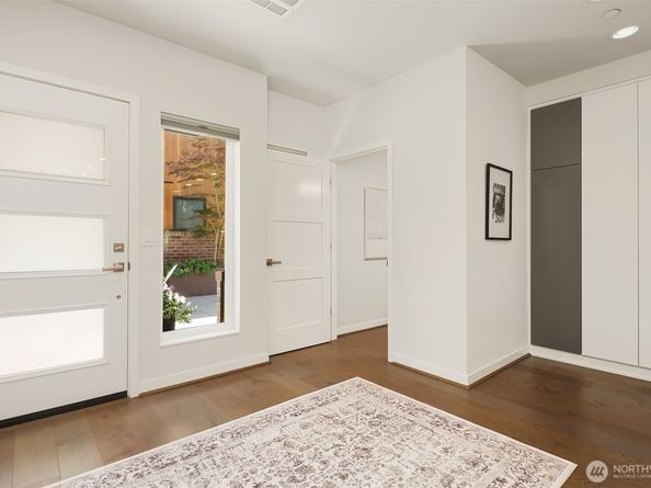 3300 NE 65th Street 204, Seattle WA 98115