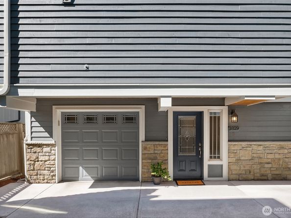 3829 Ashworth Avenue N B, Seattle WA 98103