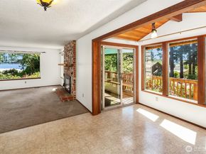 10218 SW Tillicum Lane, Vashon WA 98070