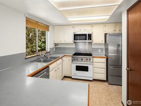 10218 SW Tillicum Lane, Vashon WA 98070