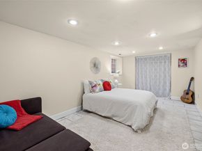 902 22nd Avenue, Seattle WA 98122