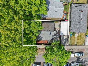 902 22nd Avenue, Seattle WA 98122
